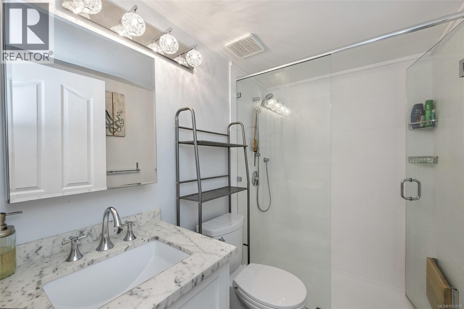 #205 3160 Albina St - 20