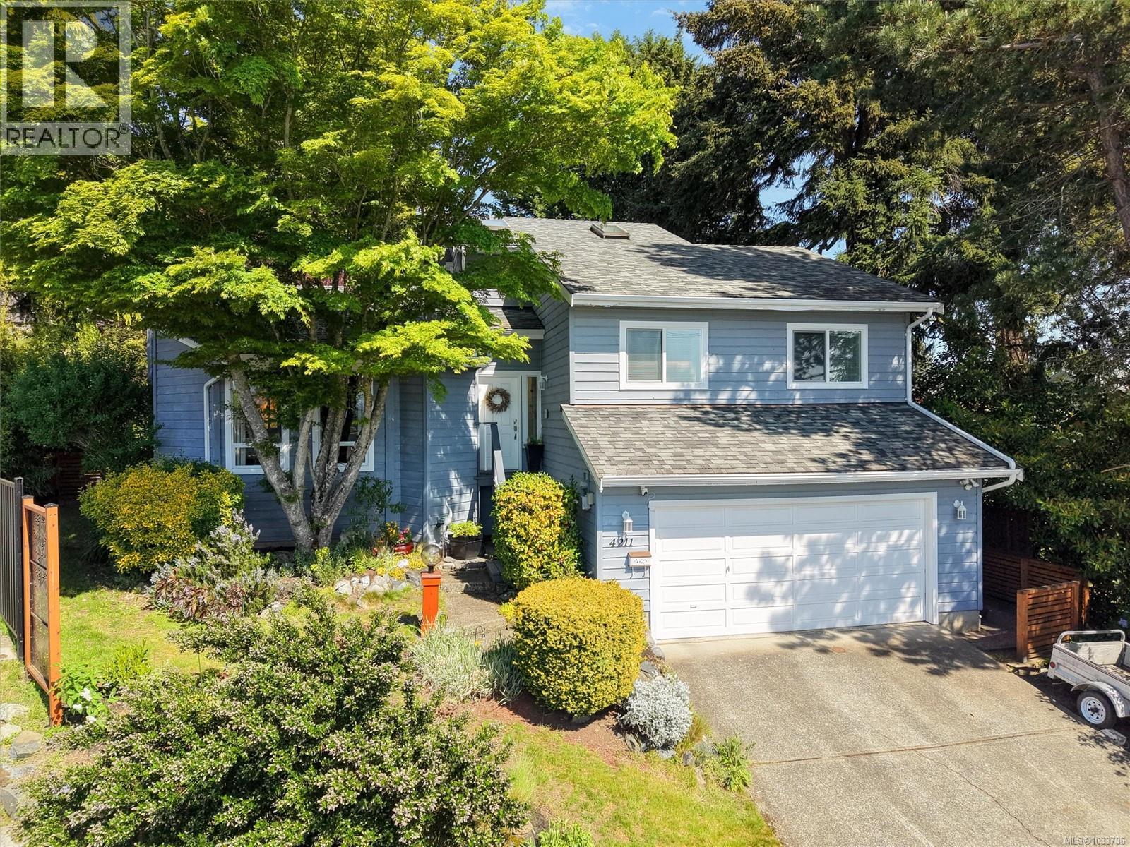  4211 Leaf Hill Green, Saanich