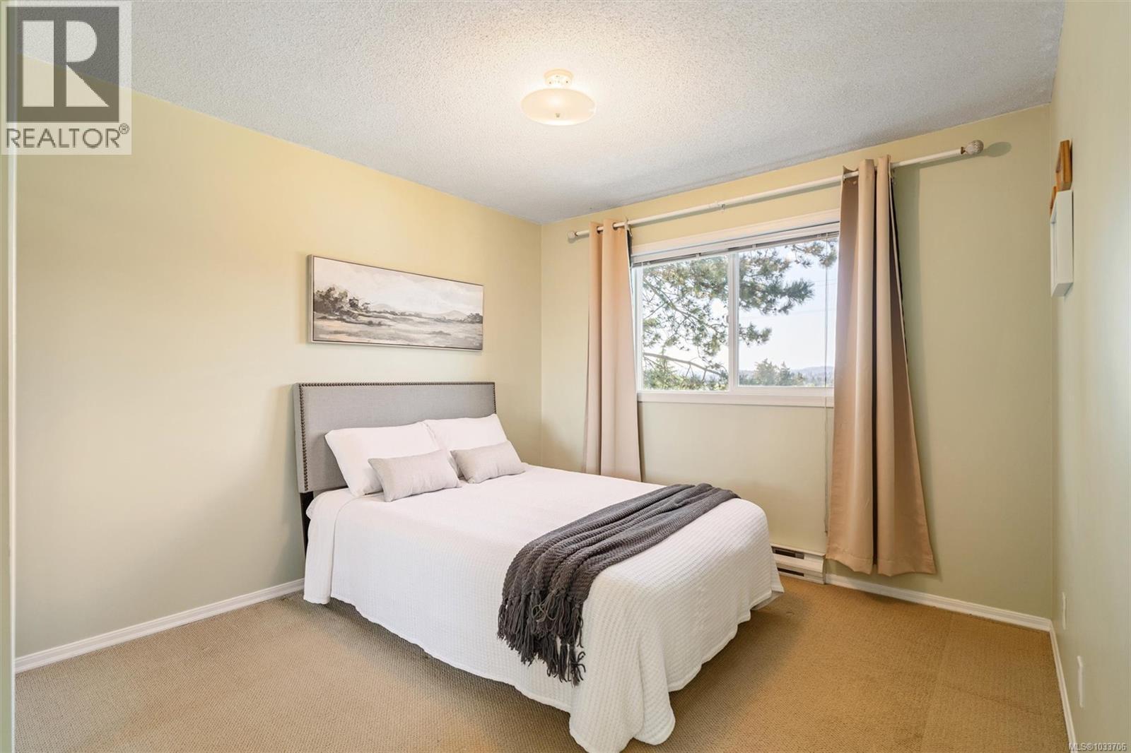  4211 Leaf Hill Green, Saanich