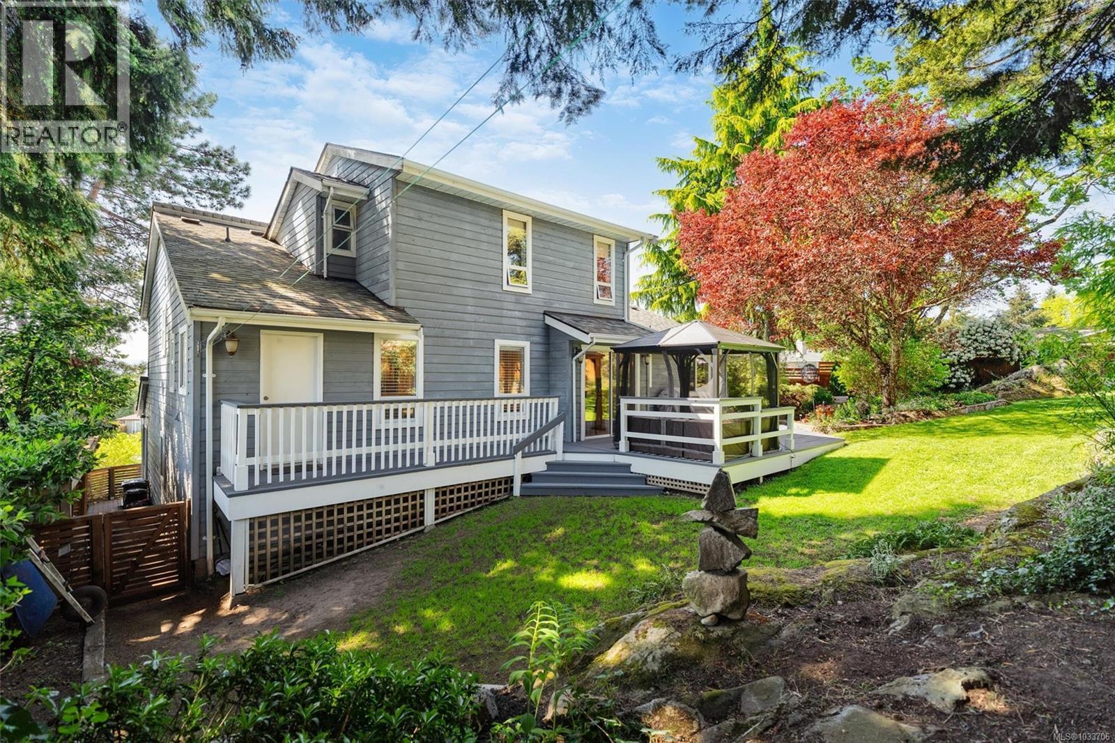  4211 Leaf Hill Green, Saanich
