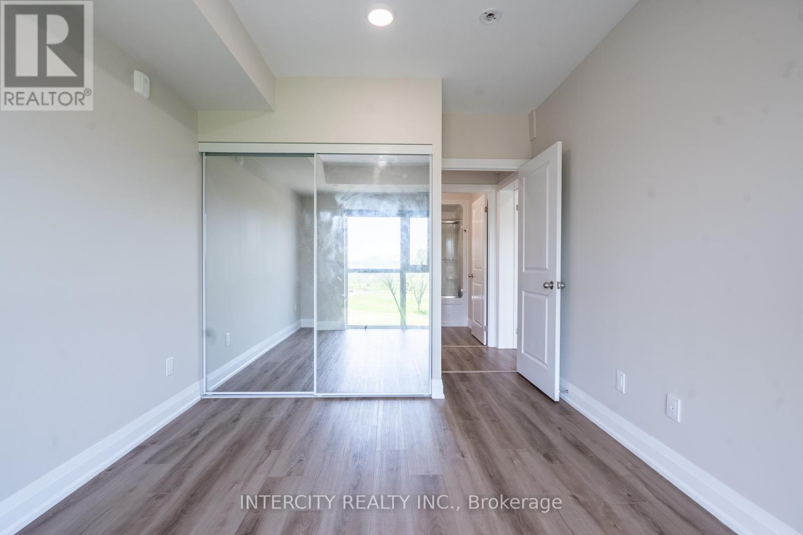 #327 50 HERRICK AVENUE - 17