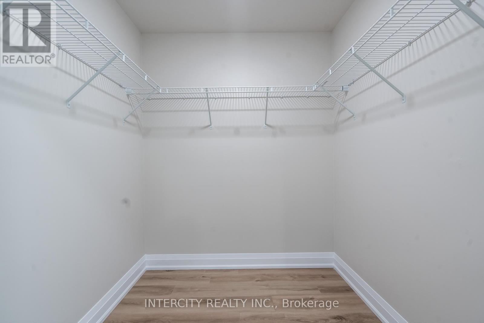 #327 50 HERRICK AVENUE - 20