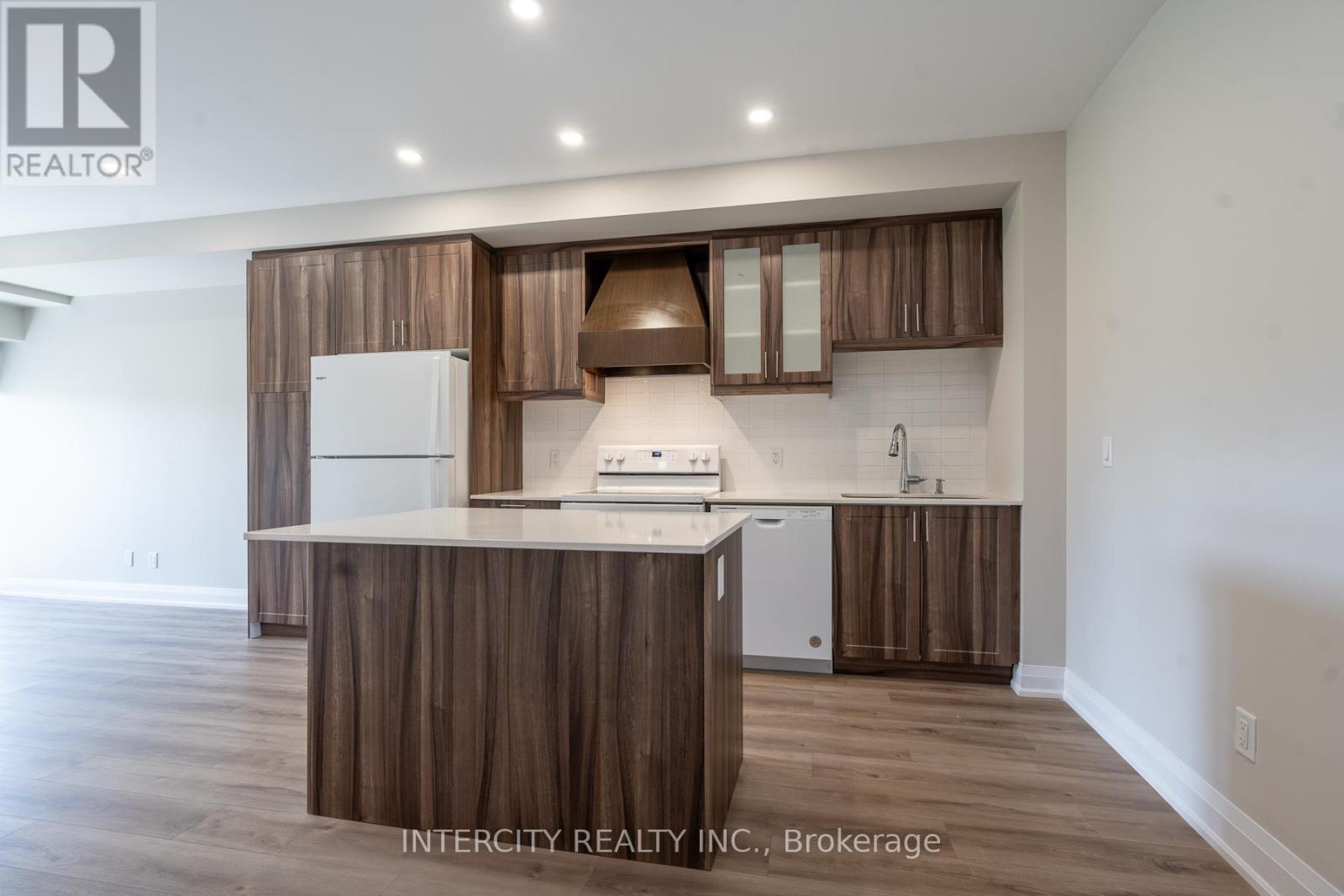 #327 50 HERRICK AVENUE - 4