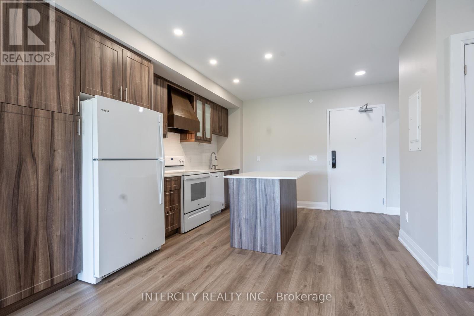#327 50 HERRICK AVENUE - 6