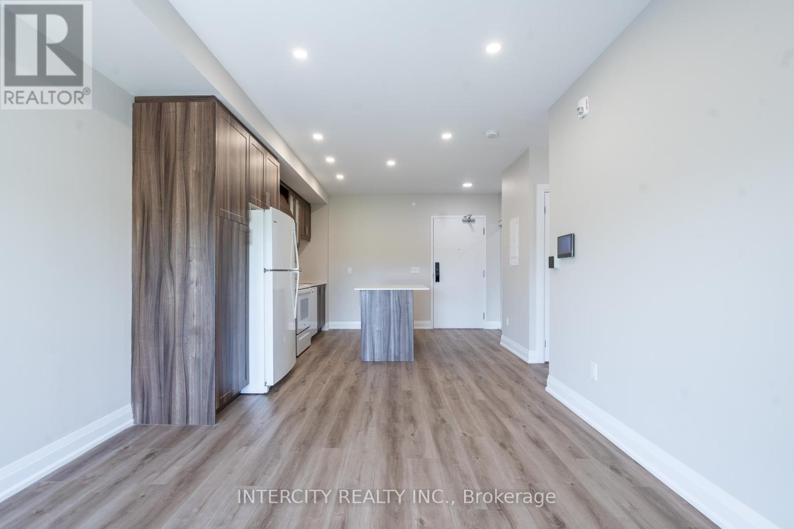 #327 50 HERRICK AVENUE - 7