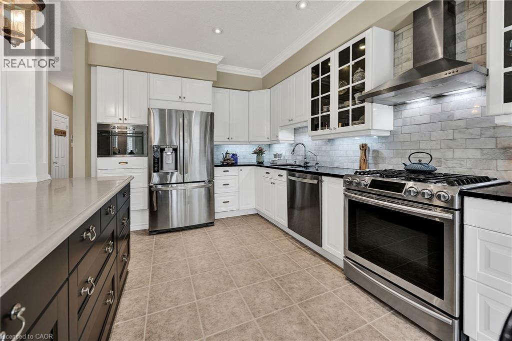 835 BRANDENBURG Boulevard, Waterloo, Ontario, N2T2X3 — Photo 11
