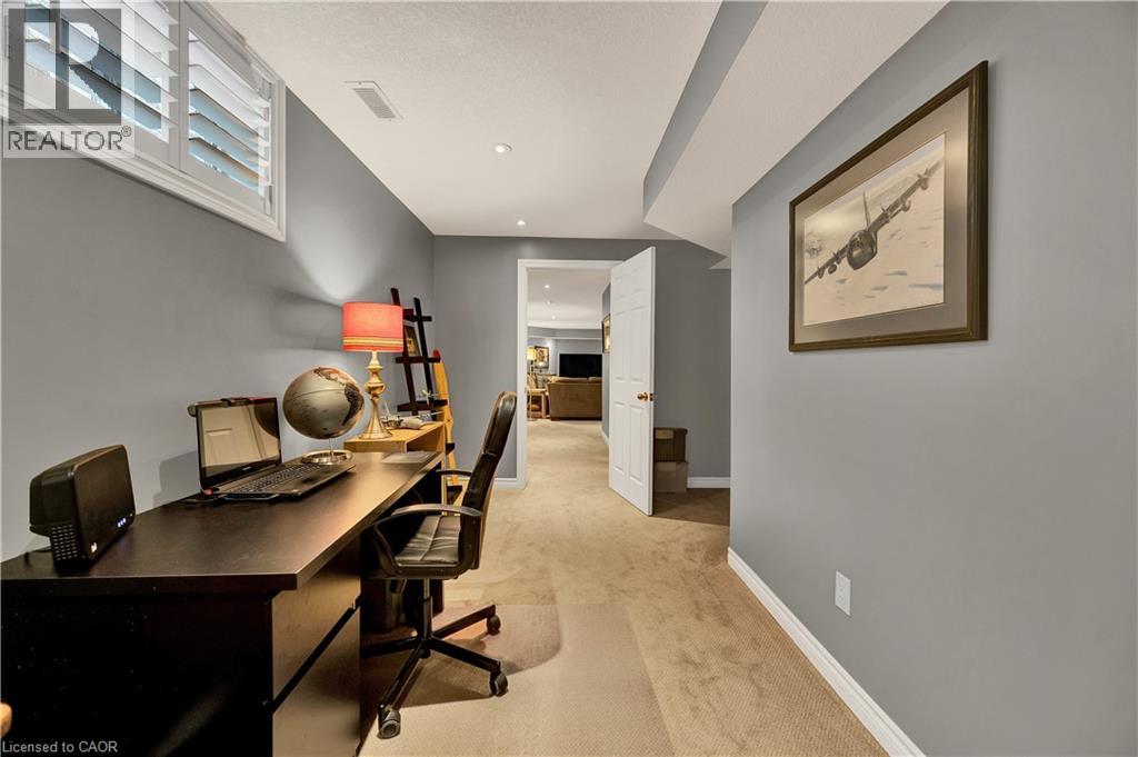 835 BRANDENBURG Boulevard, Waterloo, Ontario, N2T2X3 — Photo 35