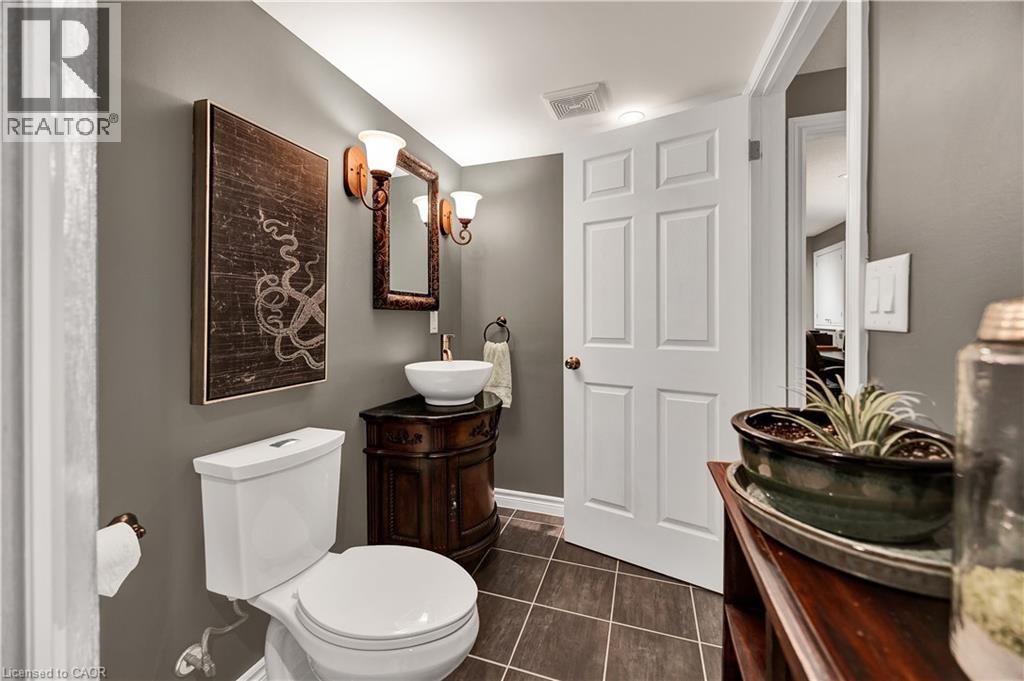 835 BRANDENBURG Boulevard, Waterloo, Ontario, N2T2X3 — Photo 37