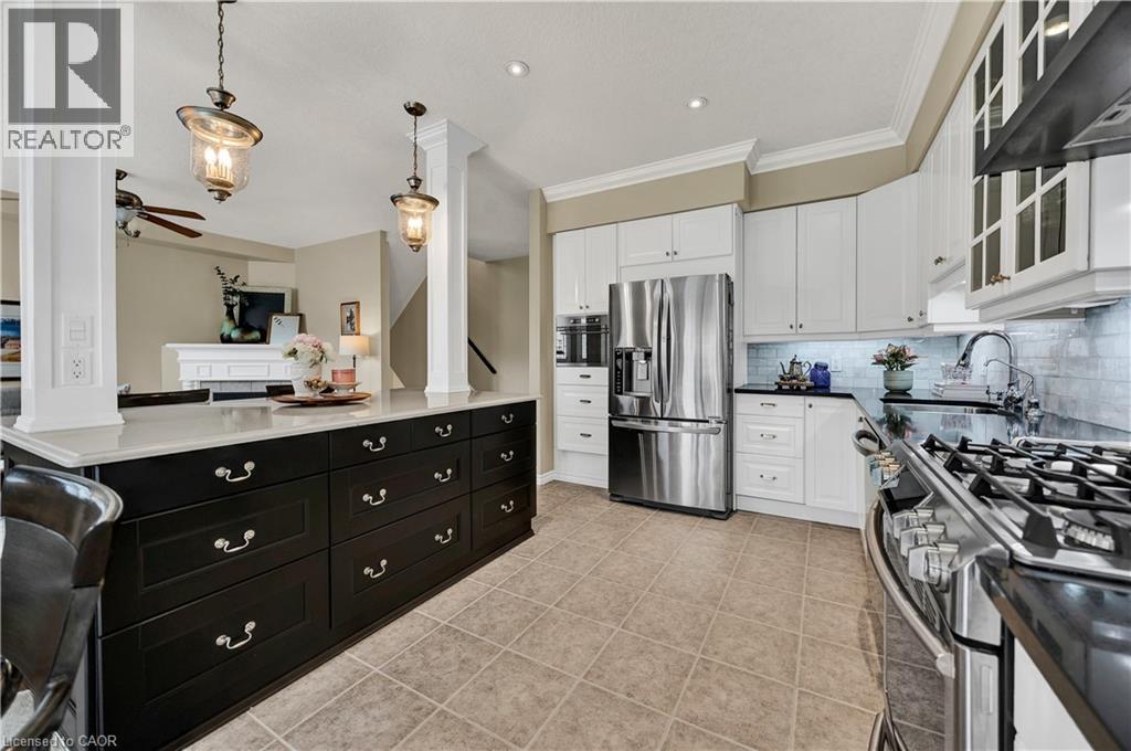 835 BRANDENBURG Boulevard, Waterloo, Ontario, N2T2X3 — Photo 9