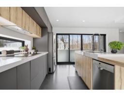 Family room - 6 Rue Du Butor, Val Des Monts, QC J8N0B7 Photo 10