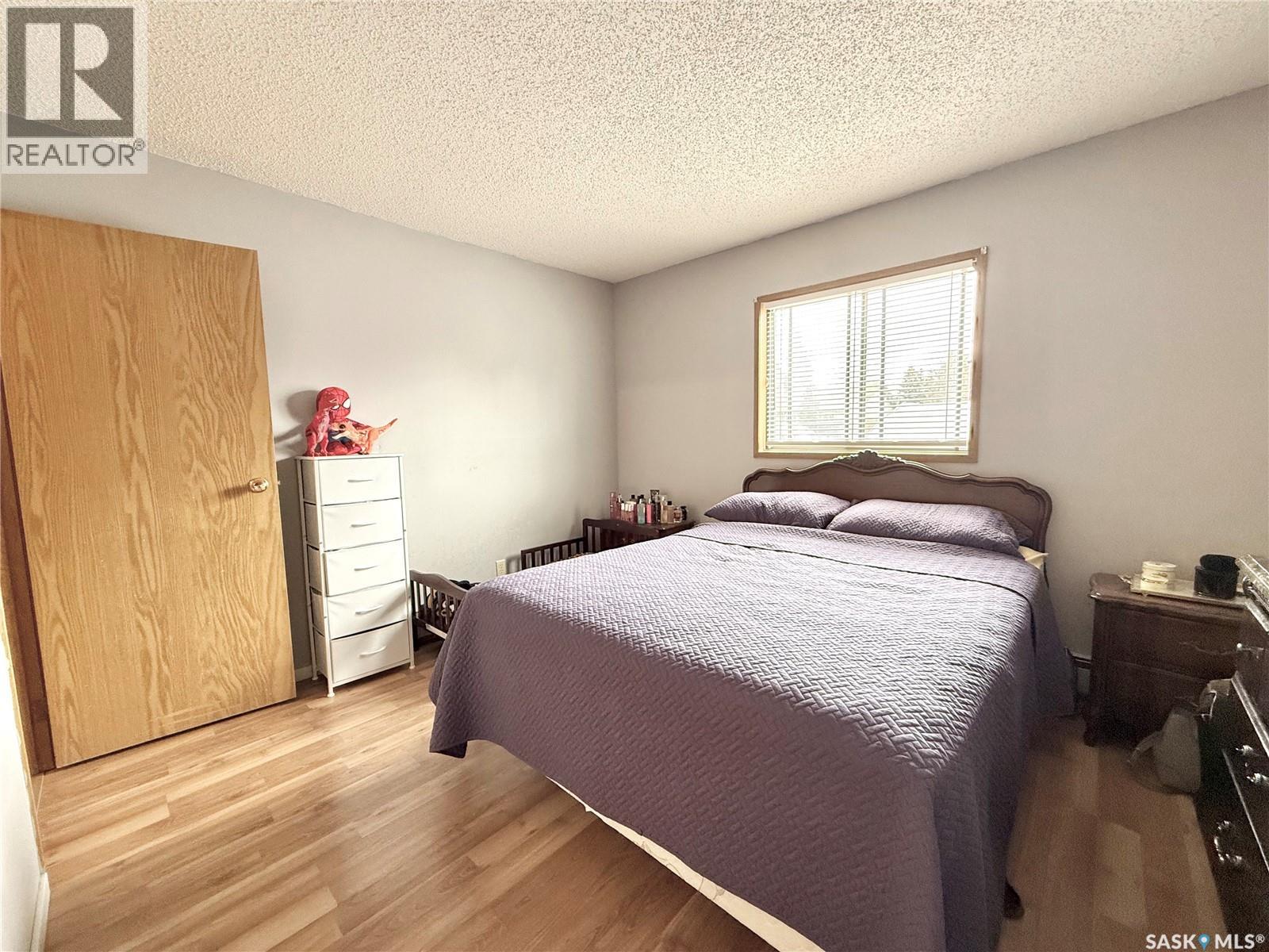 #101 335 Kingsmere BOULEVARD - 13