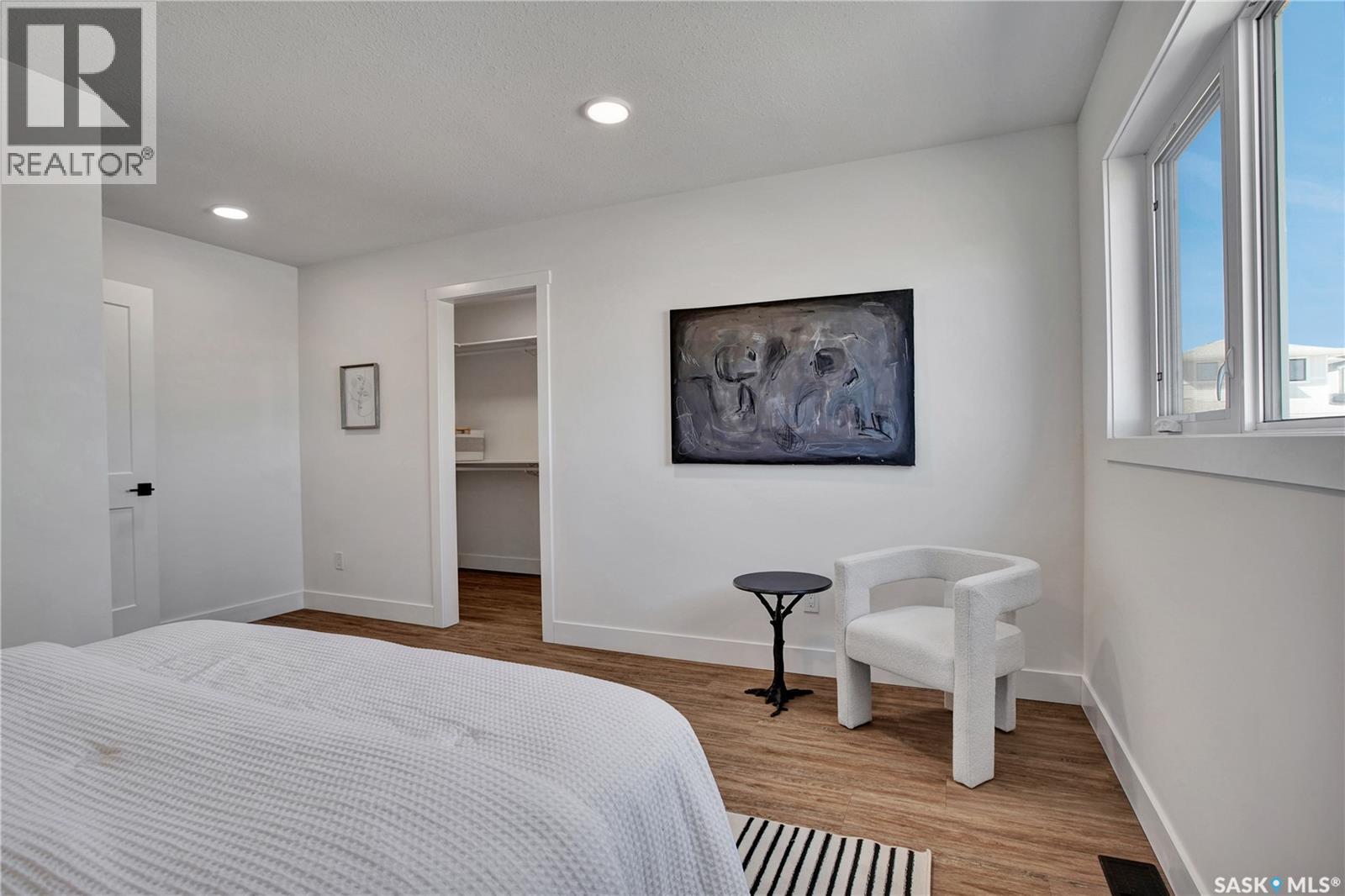 105 Emma CRESCENT - 13