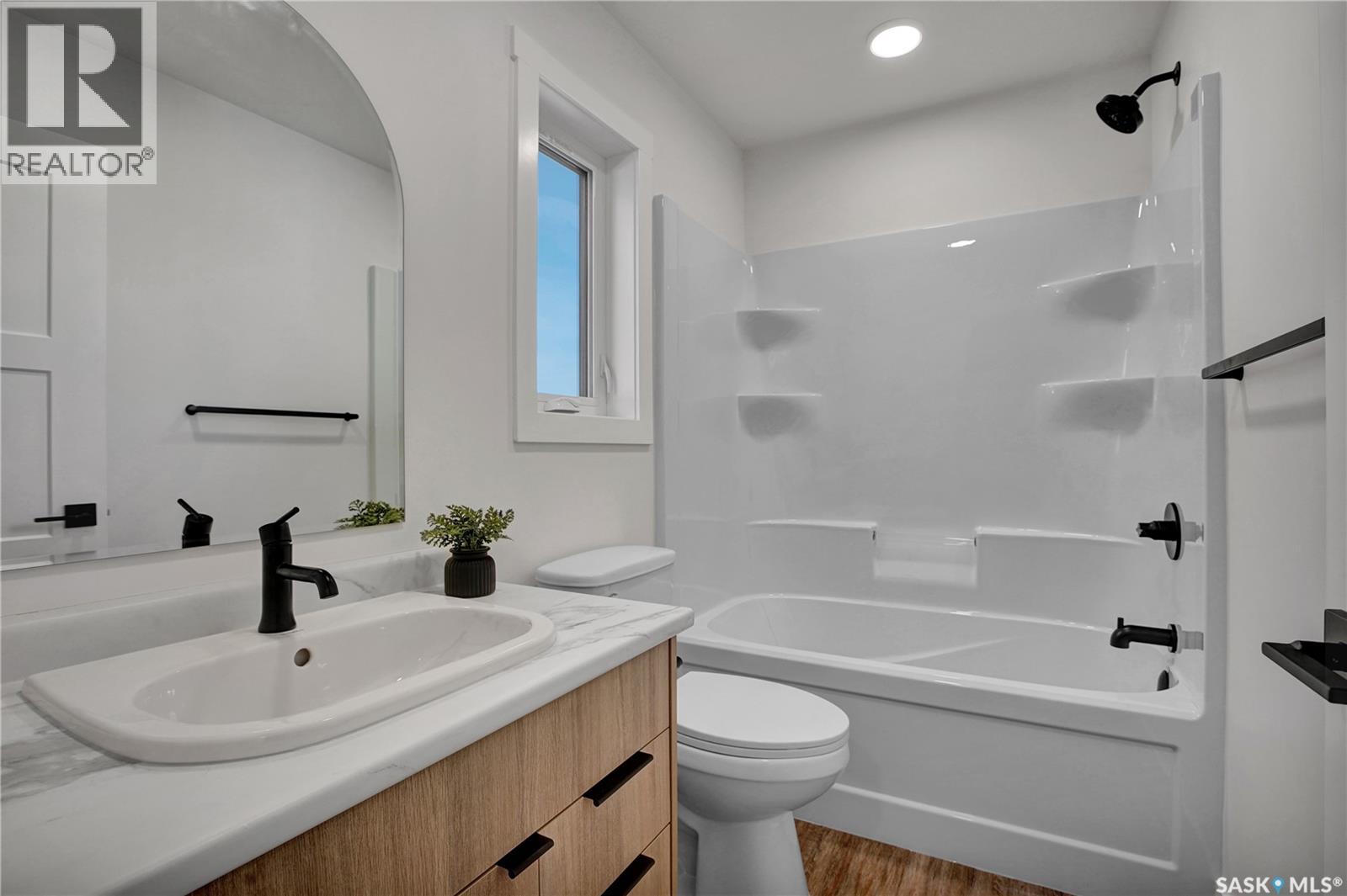 105 Emma CRESCENT - 14