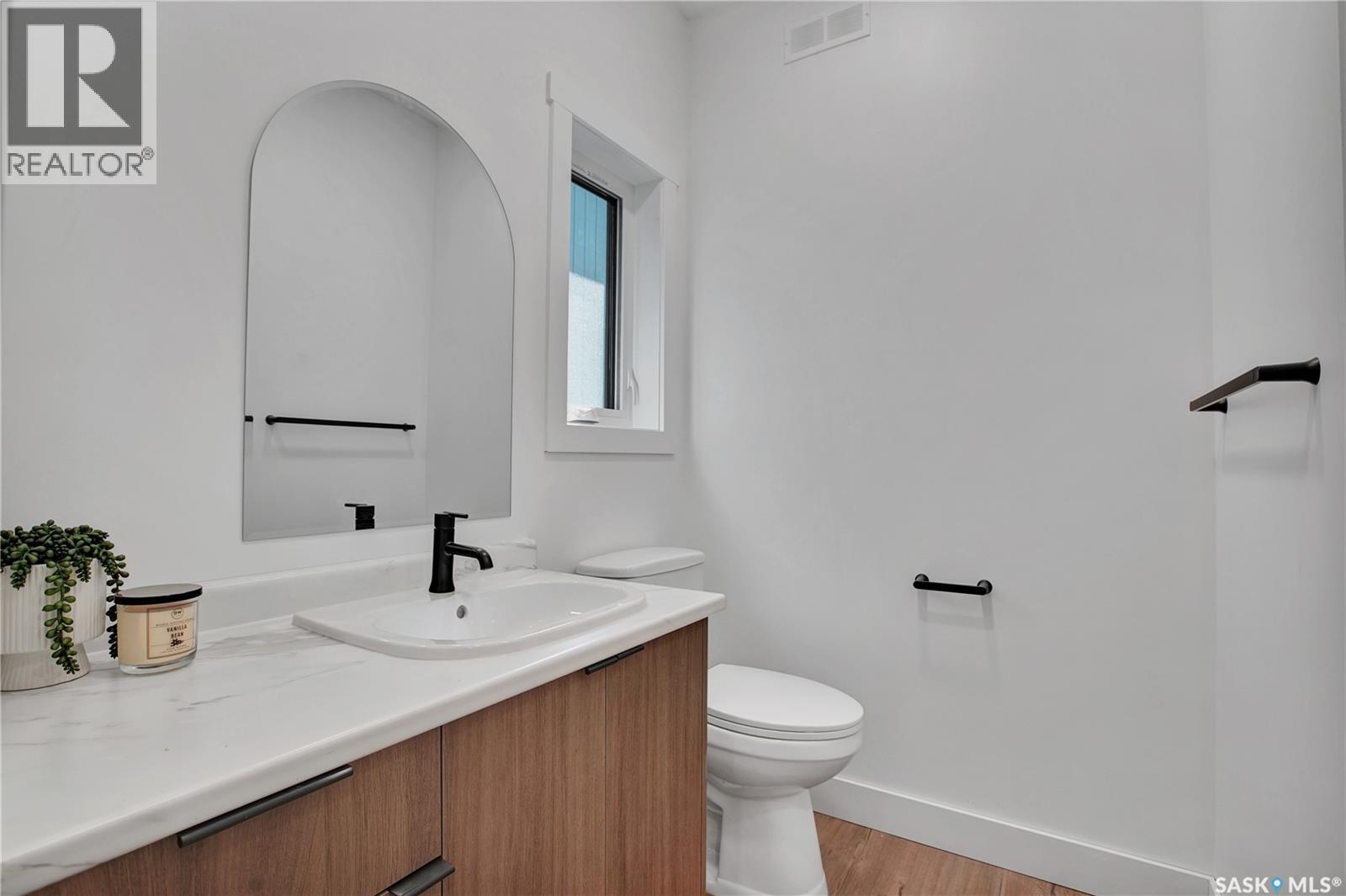 101 Emma CRESCENT - 15