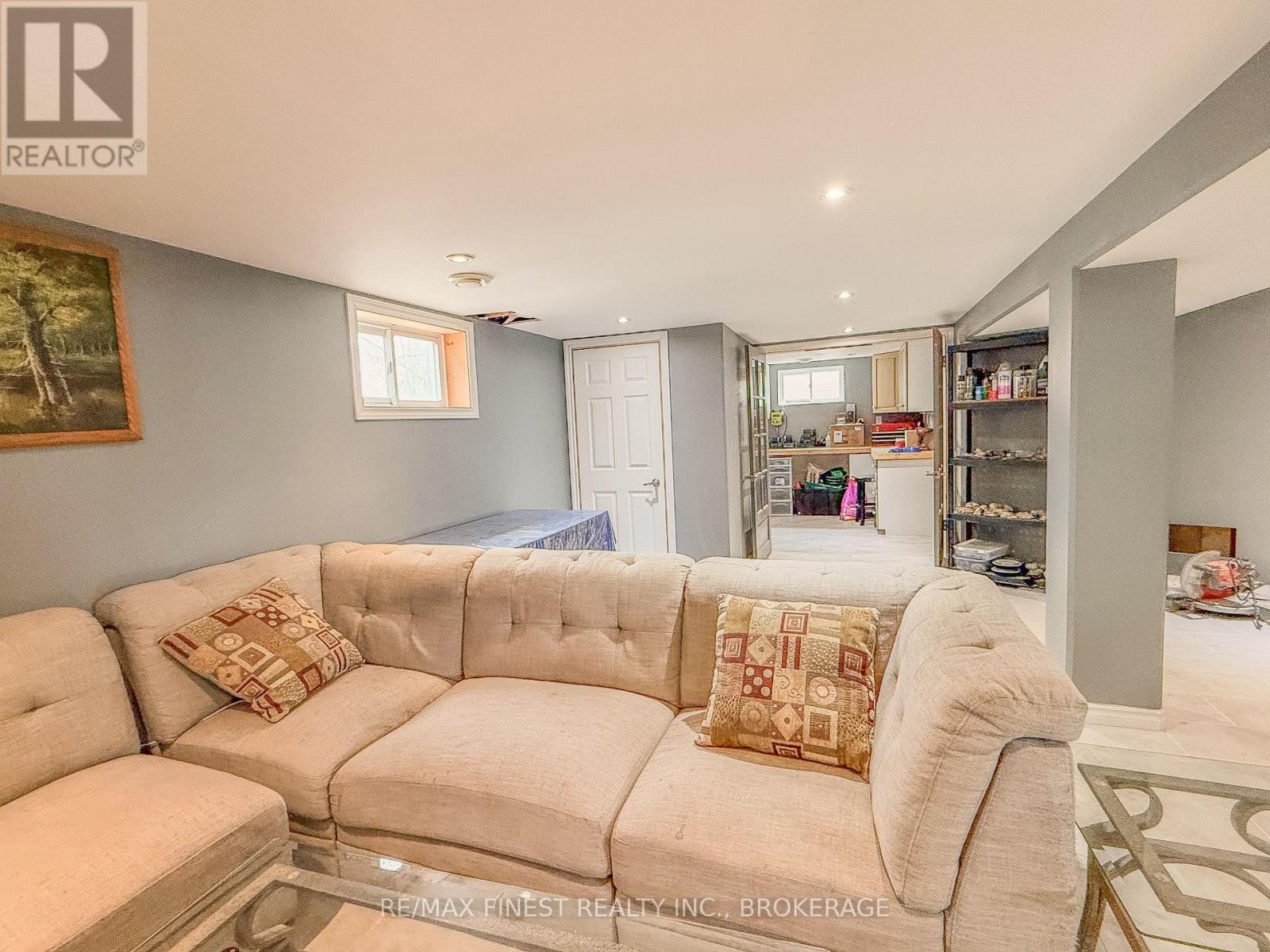 59 FAIRFIELD BOULEVARD - 32