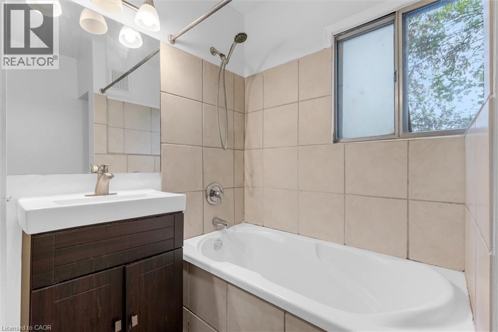 62 BOND Street, Kitchener, Ontario, N2H4S5 — Photo 13