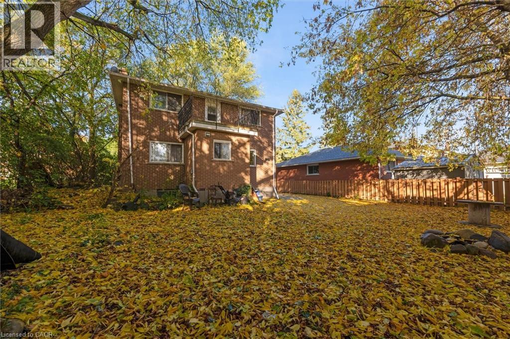62 BOND Street, Kitchener, Ontario, N2H4S5 — Photo 3