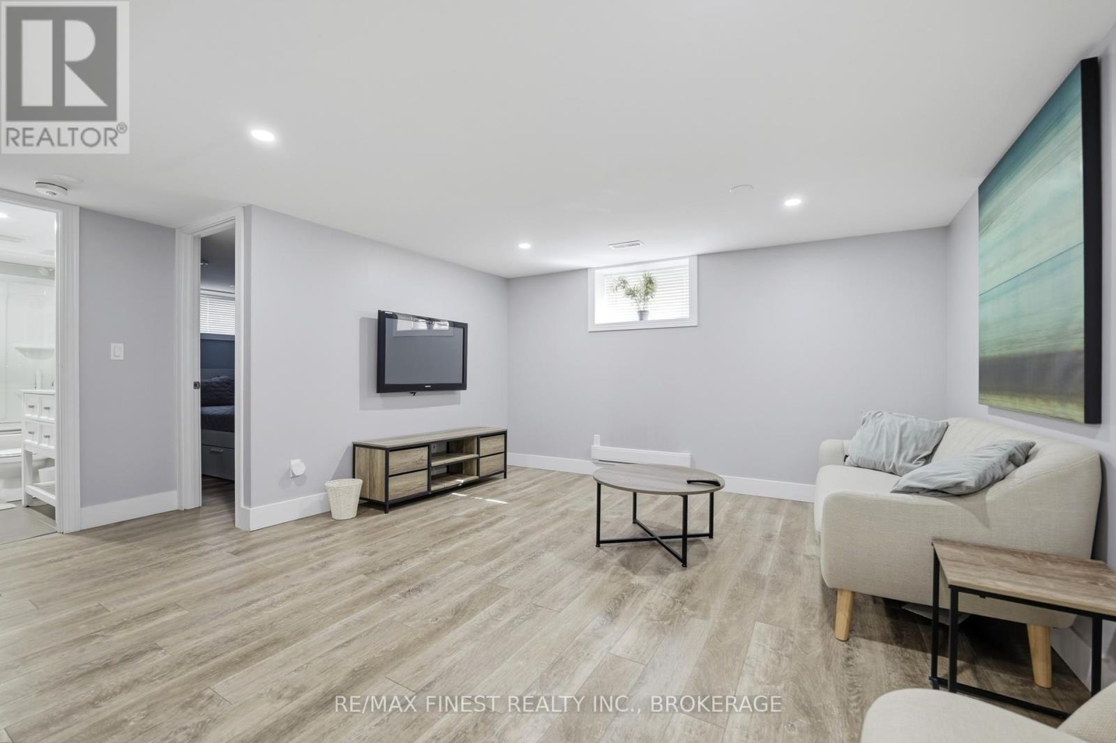 171 SUTHERLAND DRIVE