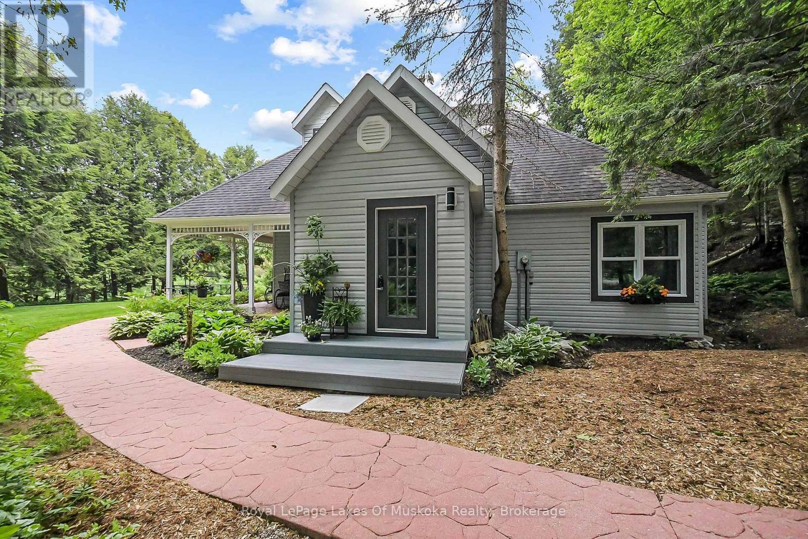103 SOUTHBANK DRIVE - 13