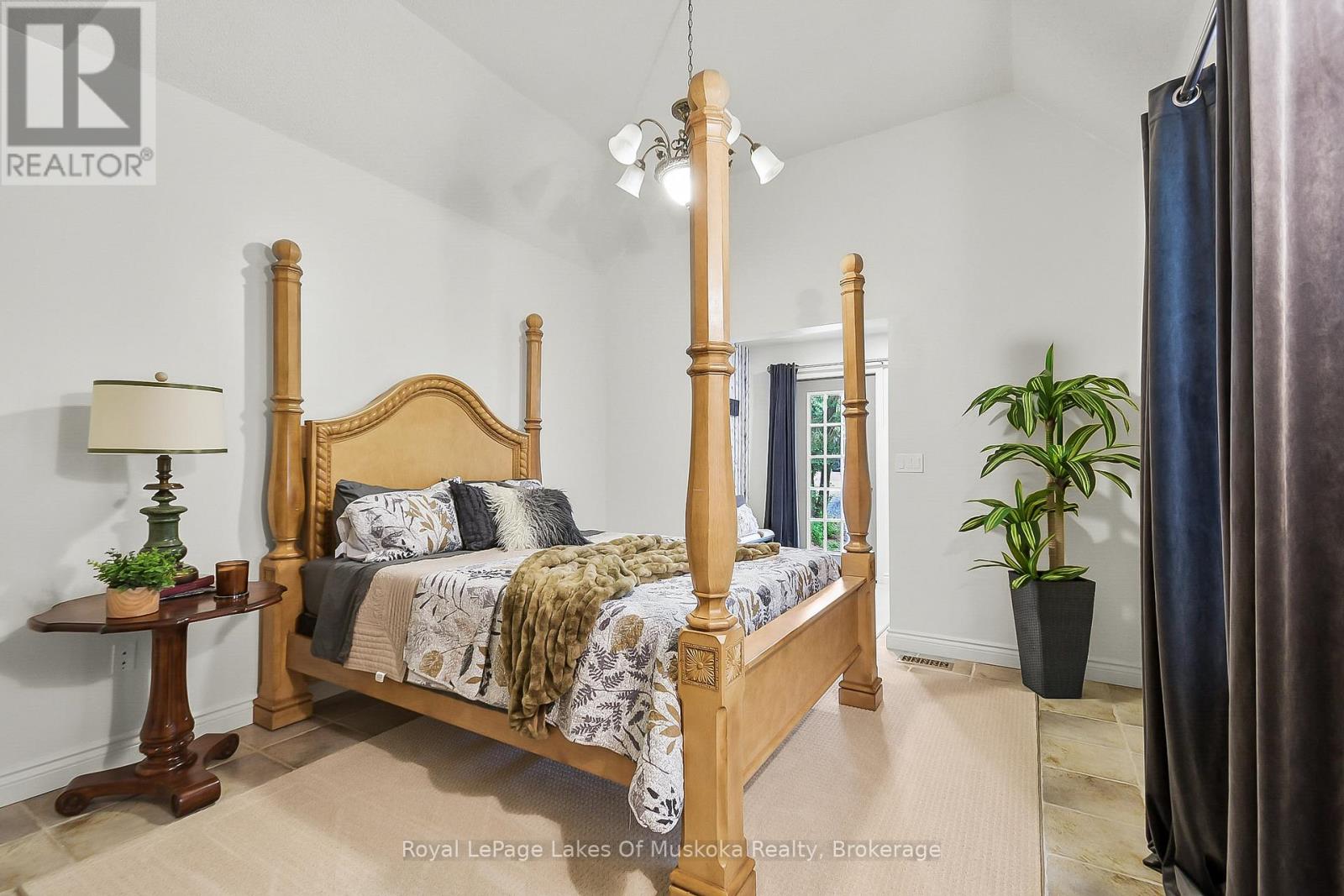 103 SOUTHBANK DRIVE - 28
