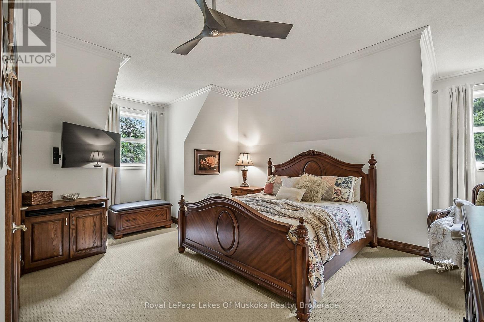 103 SOUTHBANK DRIVE - 32