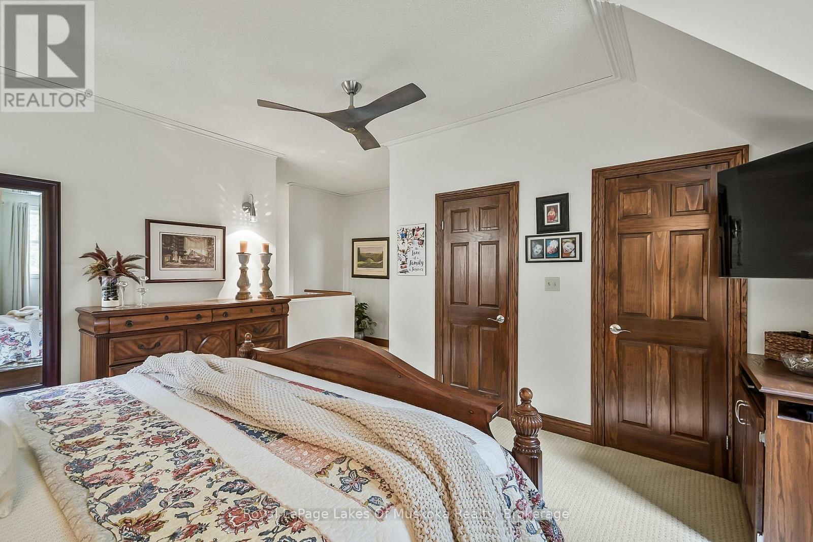 103 SOUTHBANK DRIVE - 33