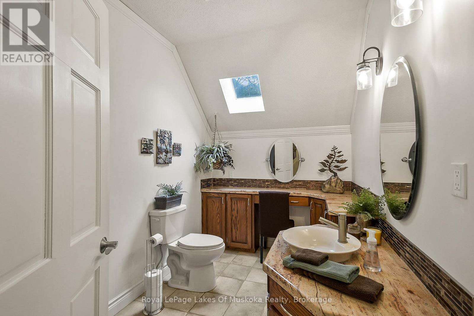 103 SOUTHBANK DRIVE - 34