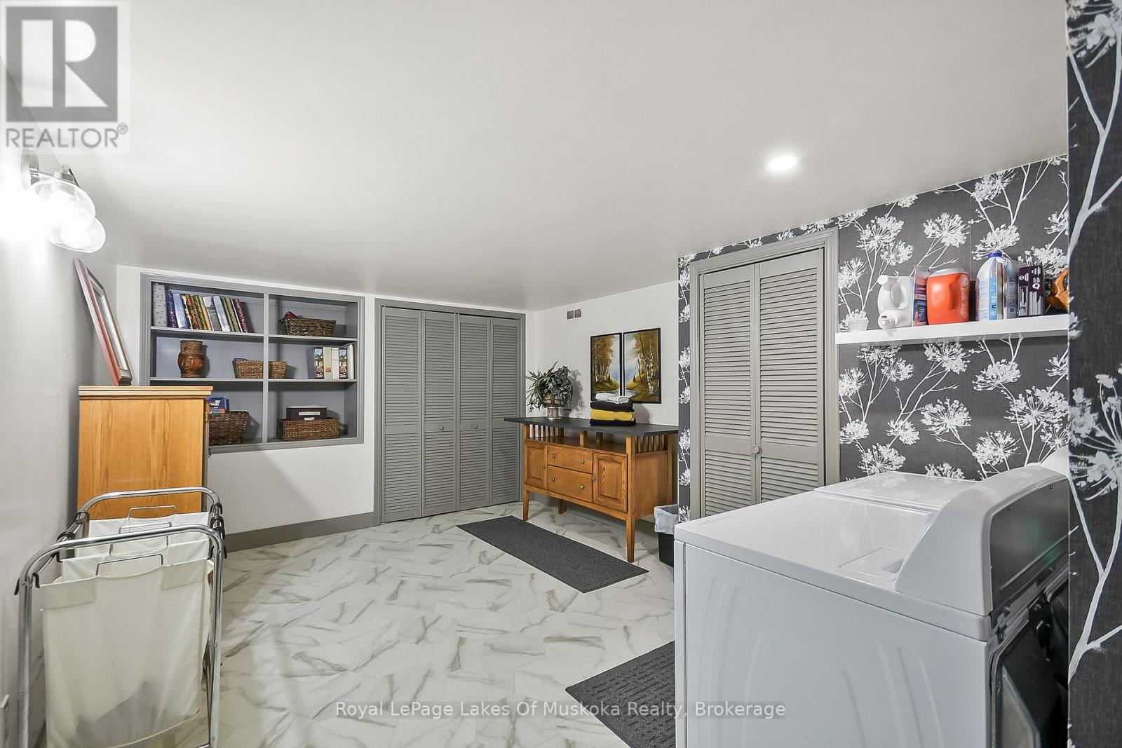 103 SOUTHBANK DRIVE - 35