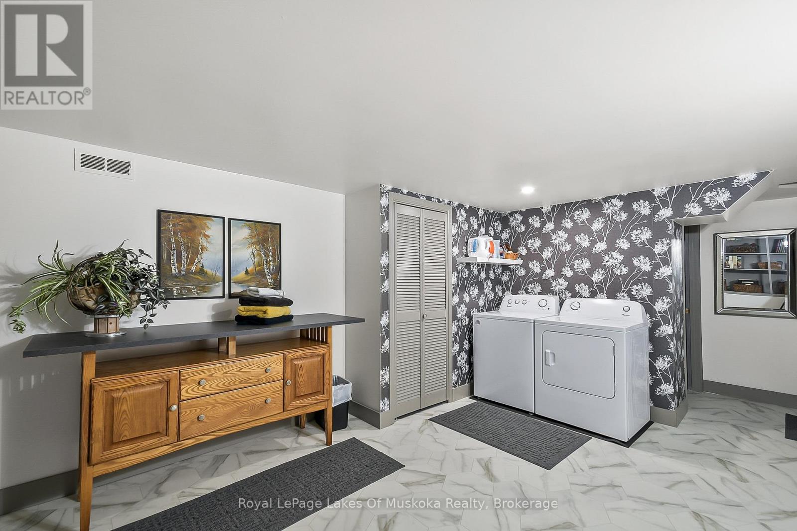 103 SOUTHBANK DRIVE - 36