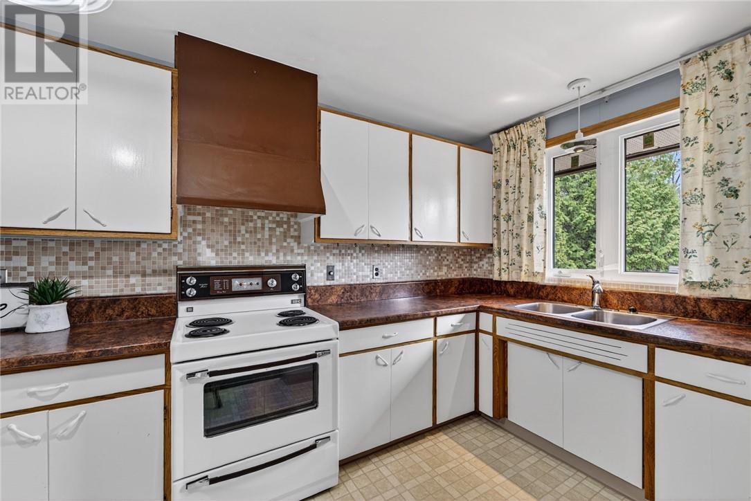 147 Harry, Sudbury, Ontario, P3B3E3 — Photo 10