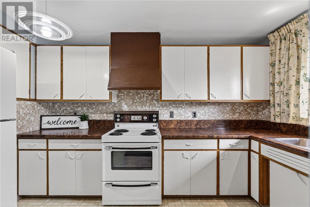 147 Harry, Sudbury, Ontario, P3B3E3 — Photo 7