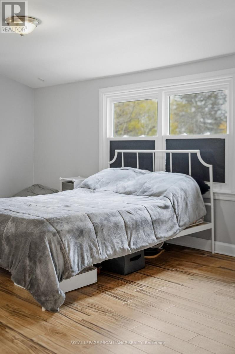 306 DUFFERIN AVENUE - 21