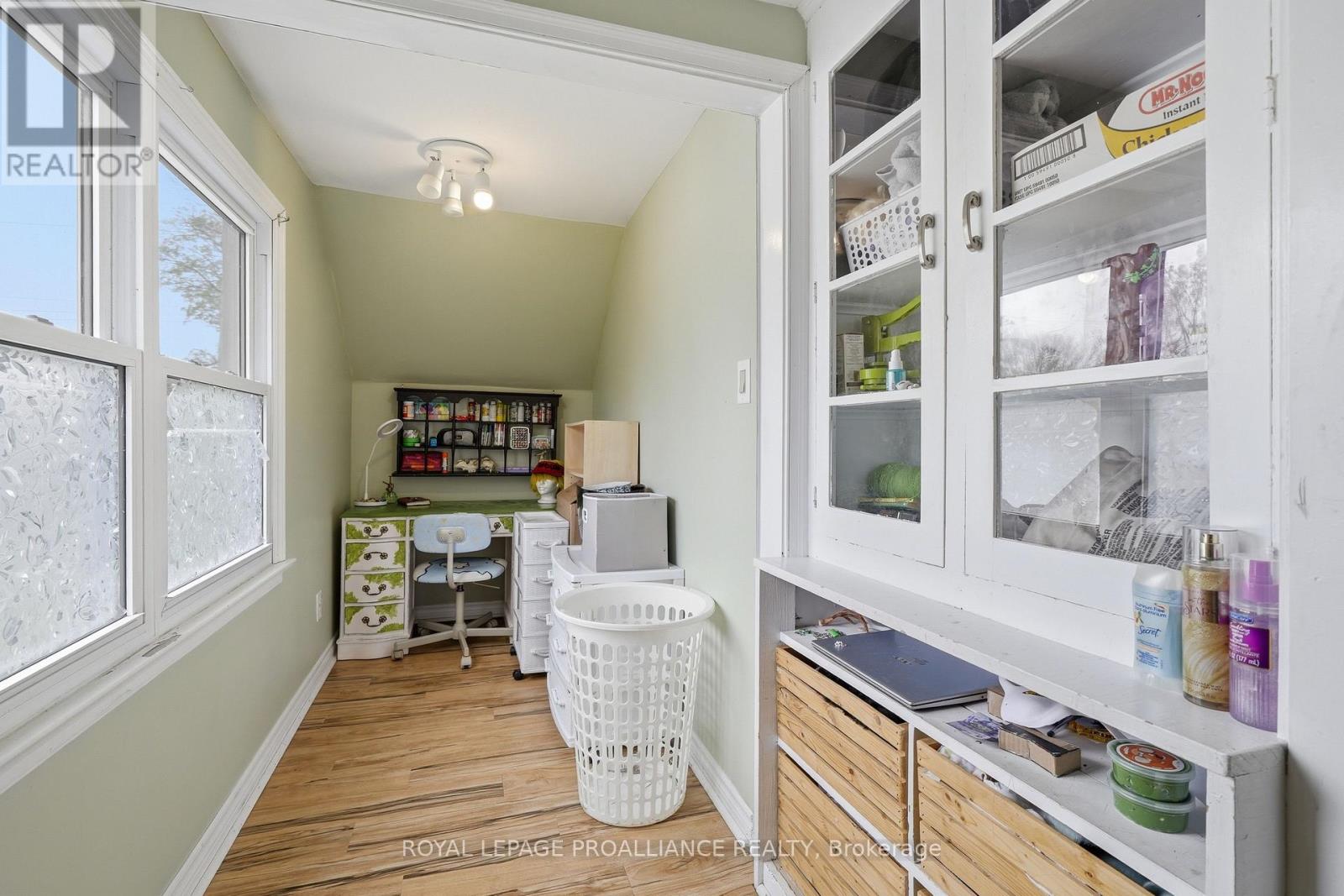 306 DUFFERIN AVENUE - 28