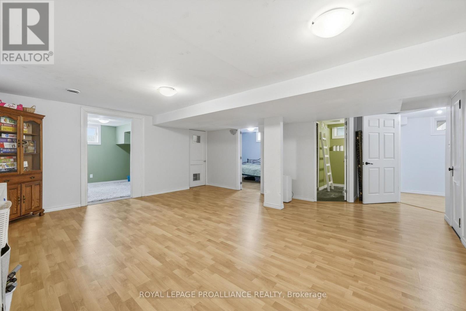 306 DUFFERIN AVENUE - 33