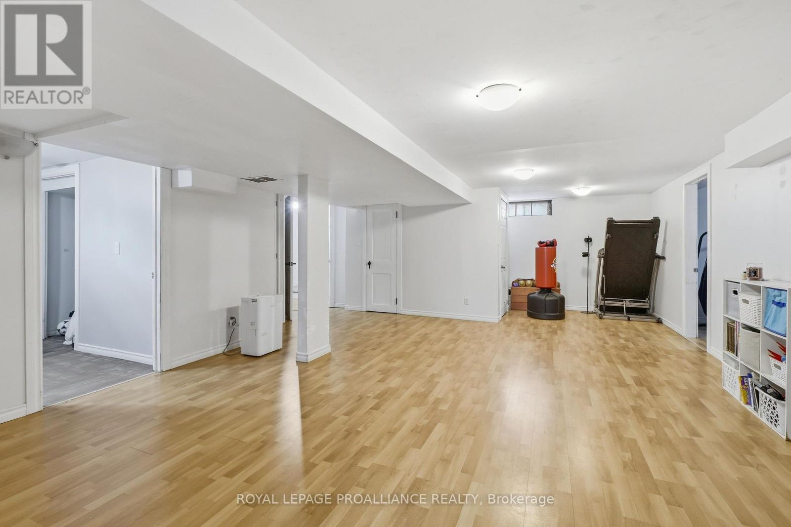 306 DUFFERIN AVENUE - 34