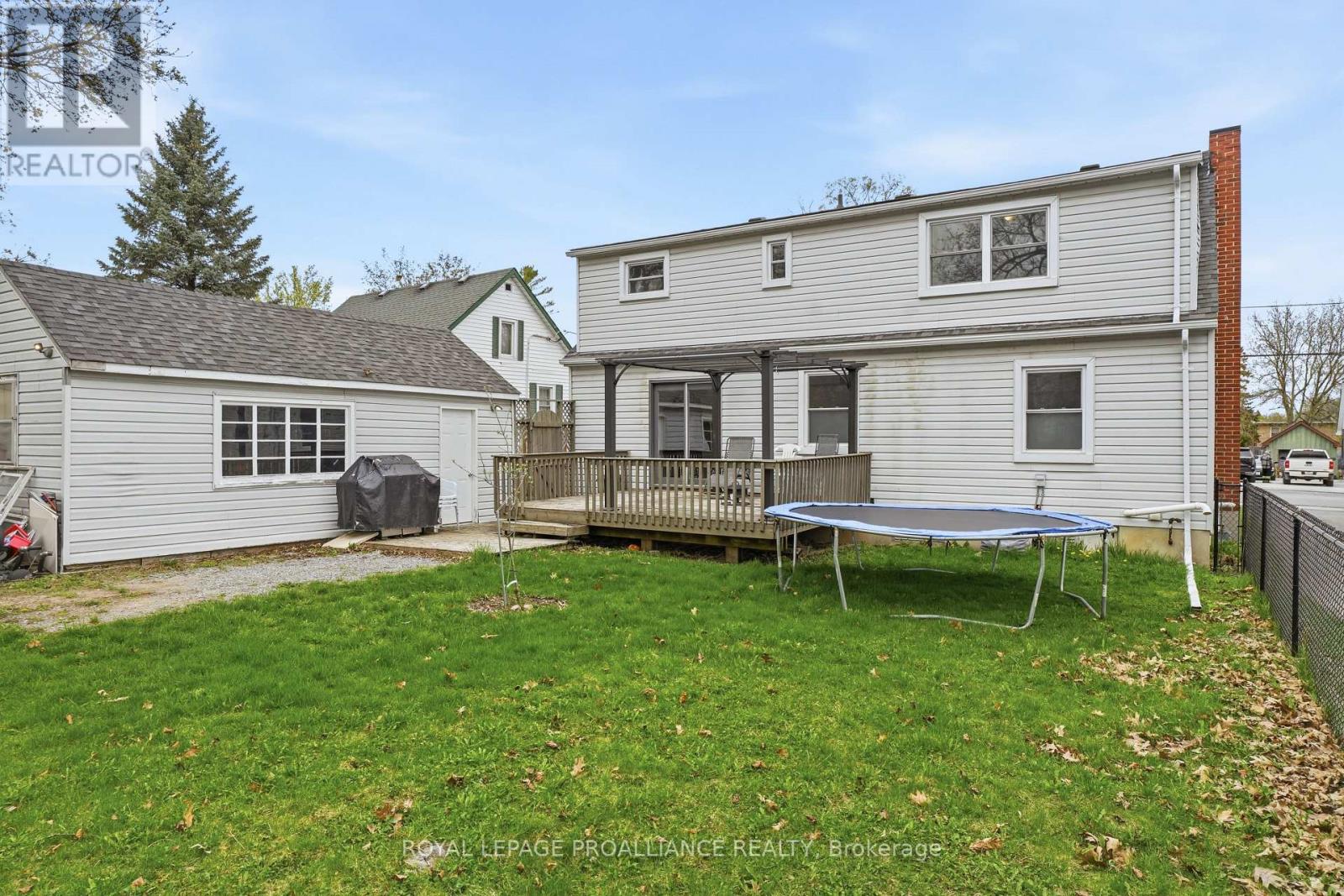 306 DUFFERIN AVENUE - 4