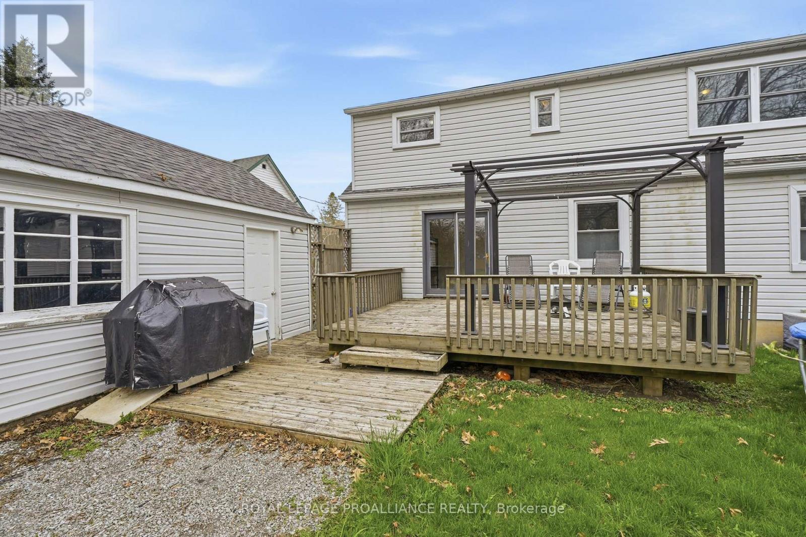 306 DUFFERIN AVENUE - 46