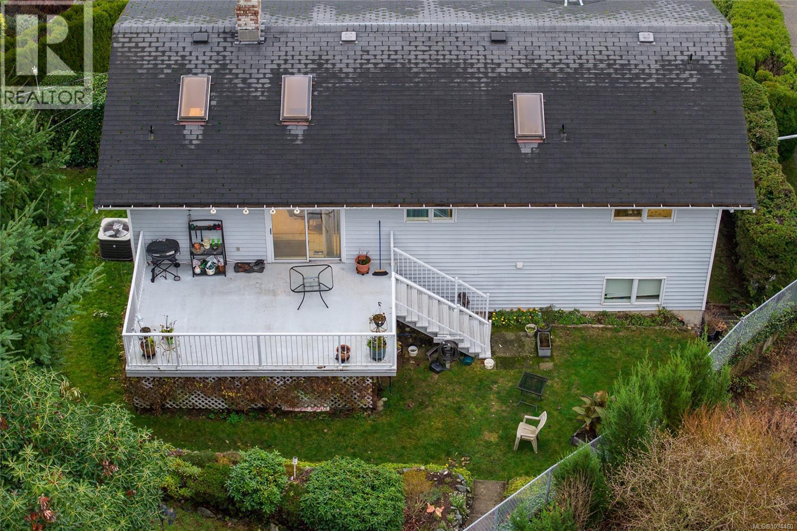 1085 College Dr - 46