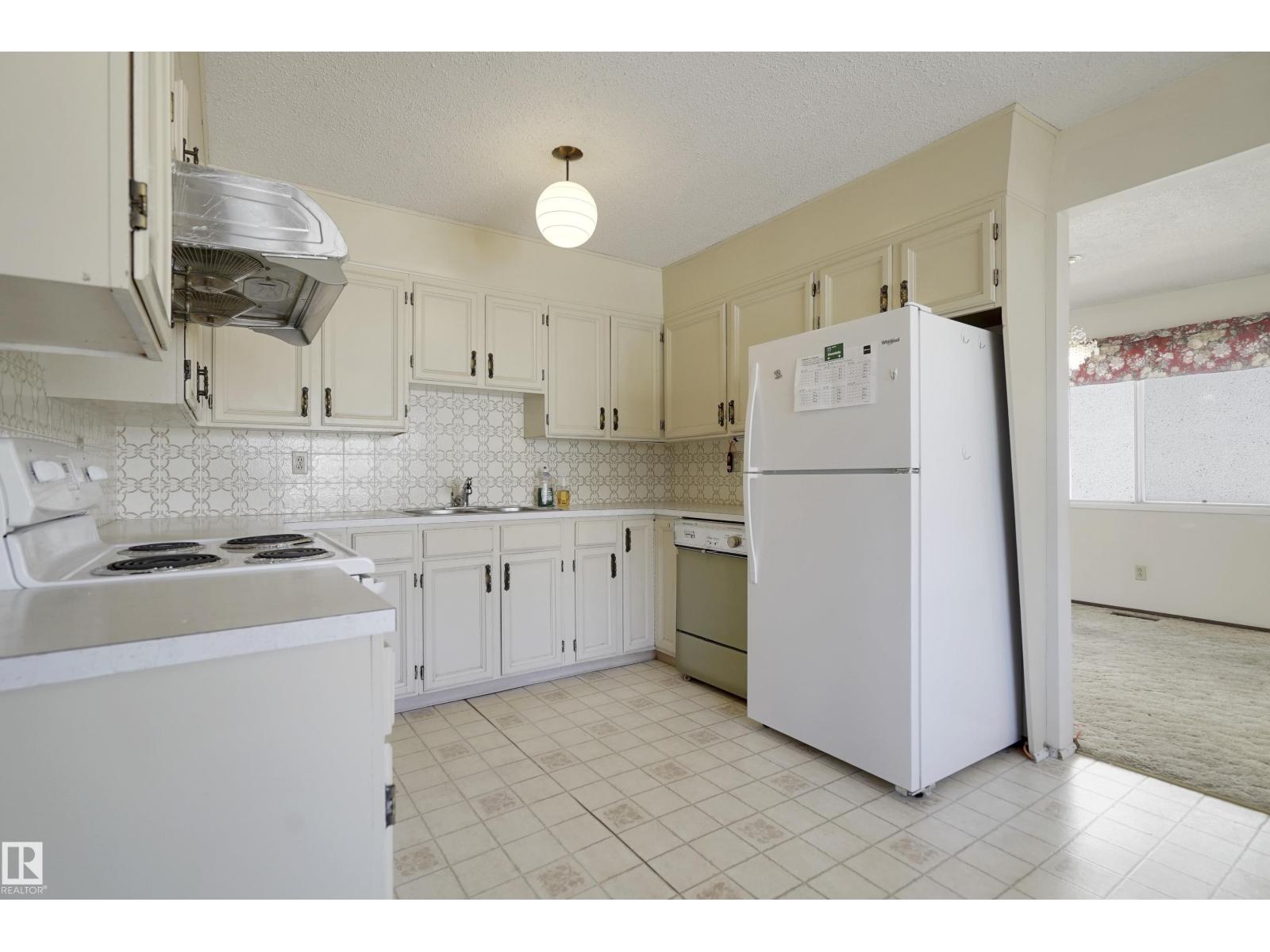 10912 40 AV NW - 13