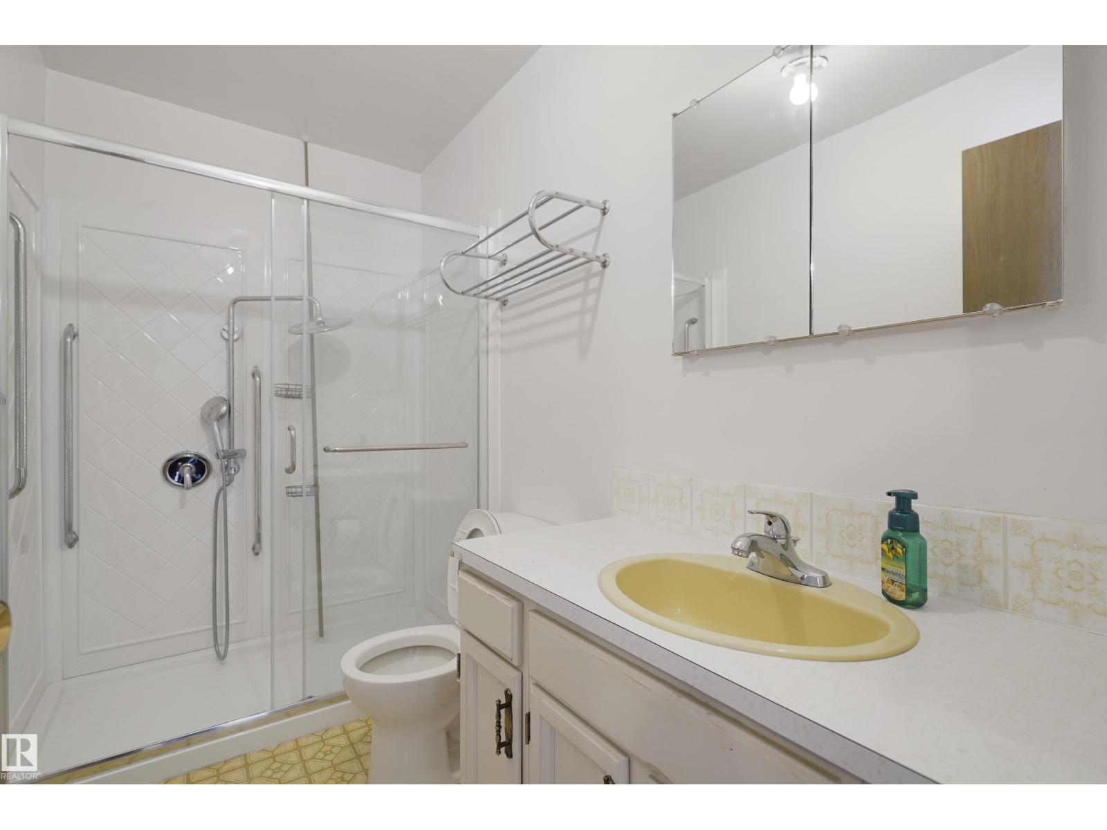 10912 40 AV NW - 22
