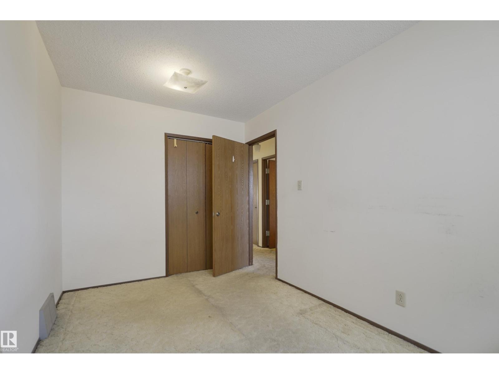 10912 40 AV NW - 25