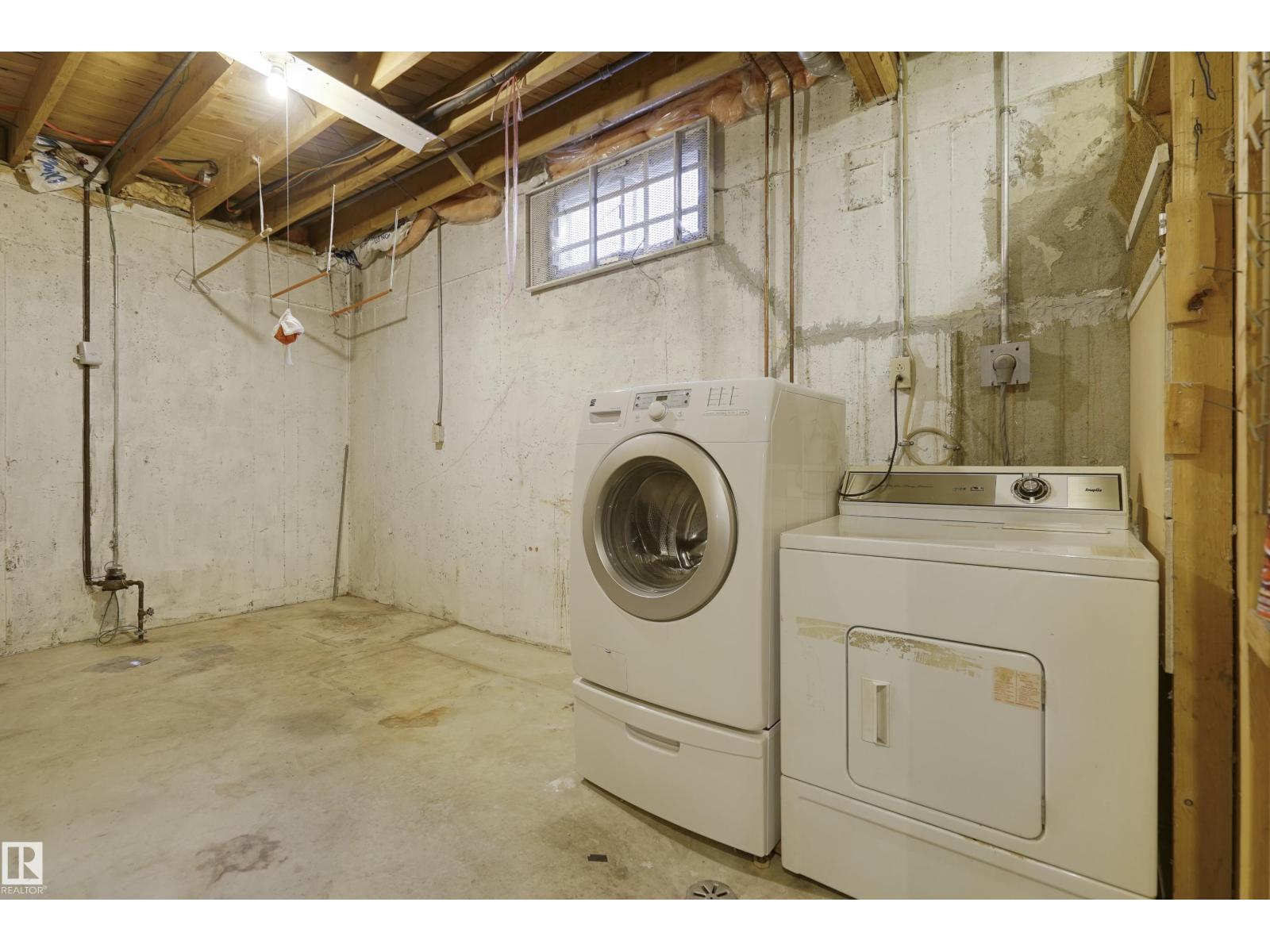 10912 40 AV NW - 31