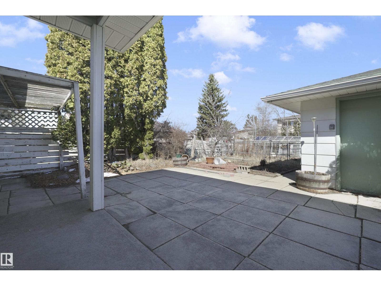 10912 40 AV NW - 45