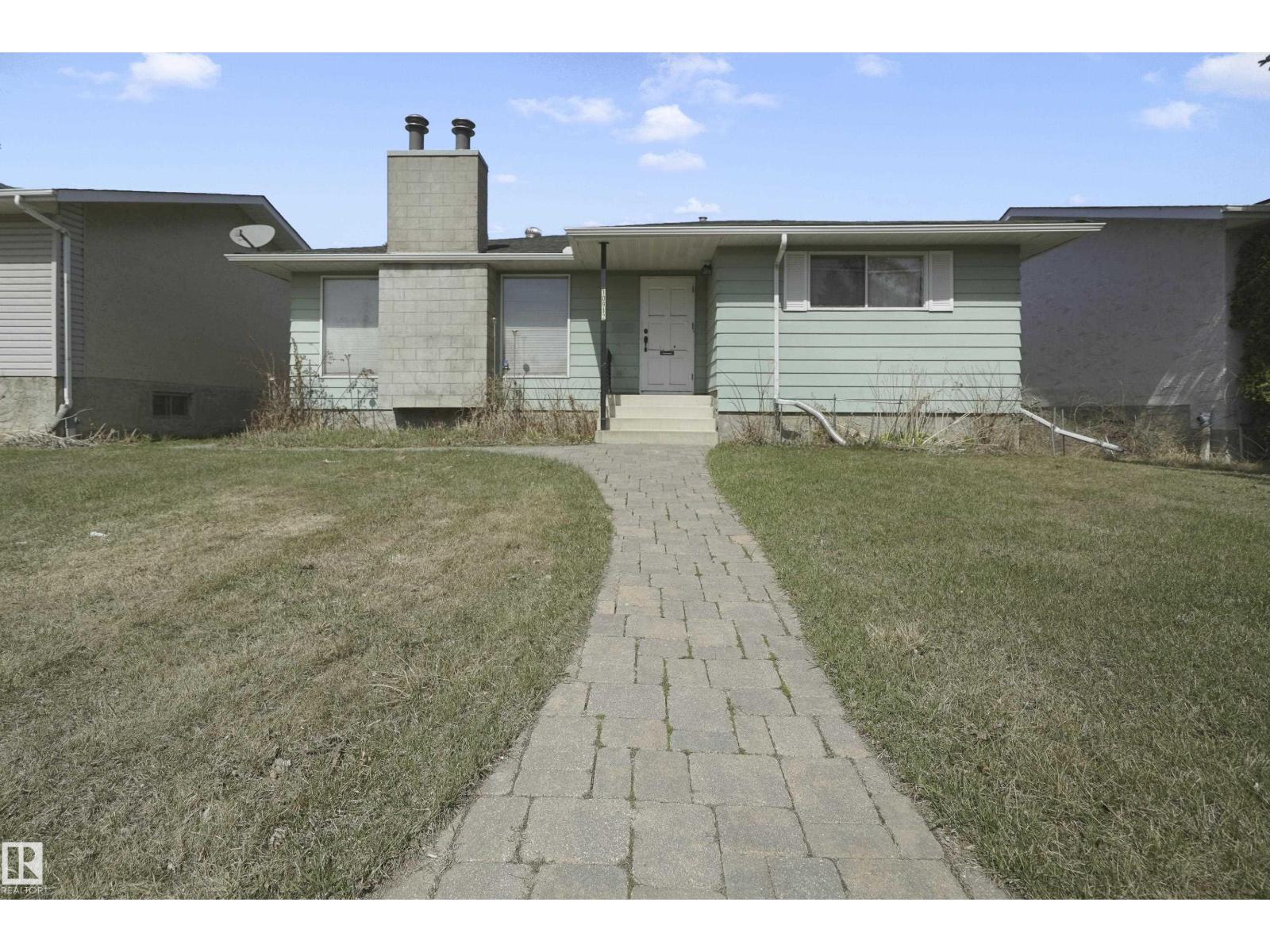 10912 40 AV NW - 49