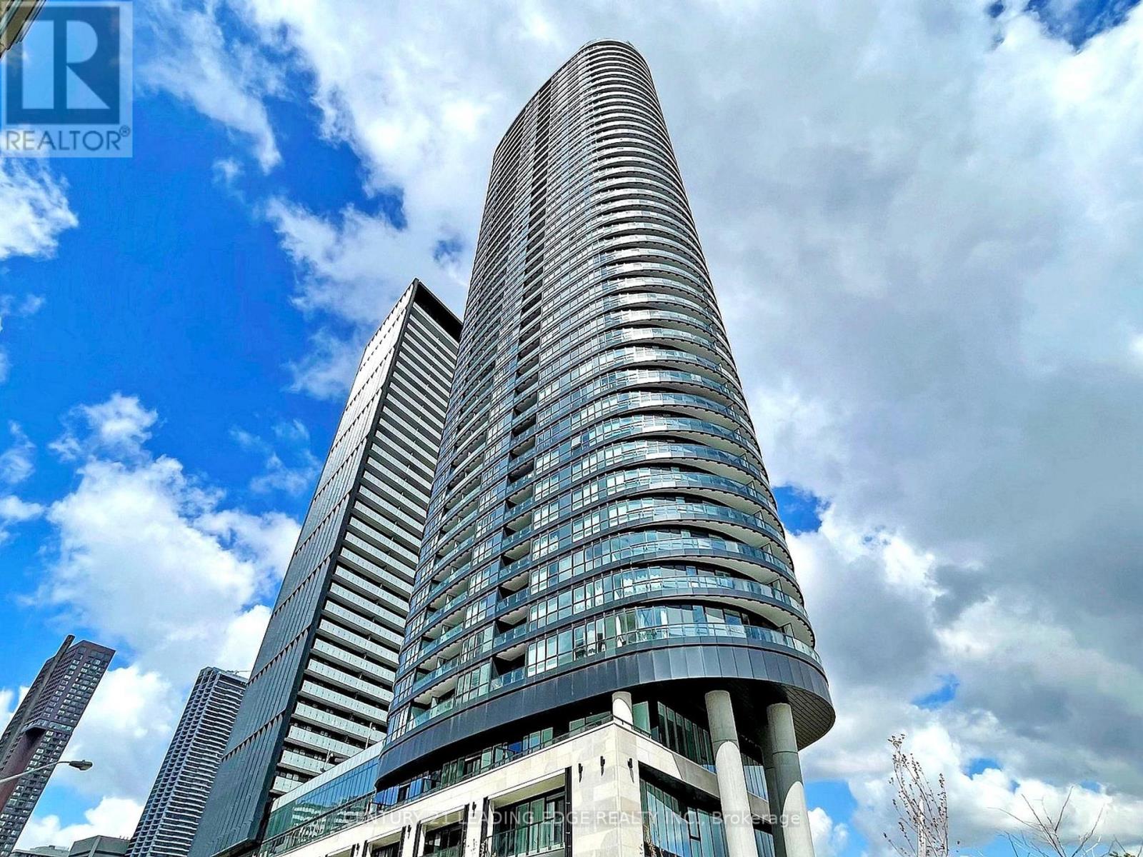 Listing photo of 821 - 585 BLOOR STREET E