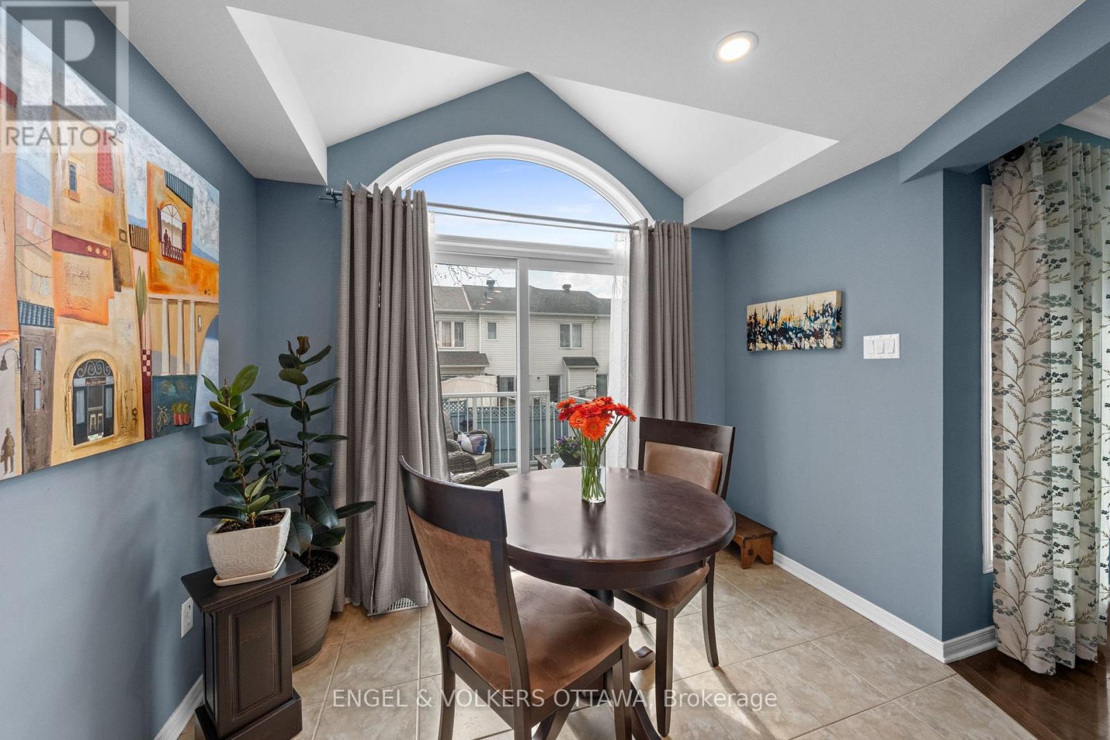 162 SORENTO STREET - 9