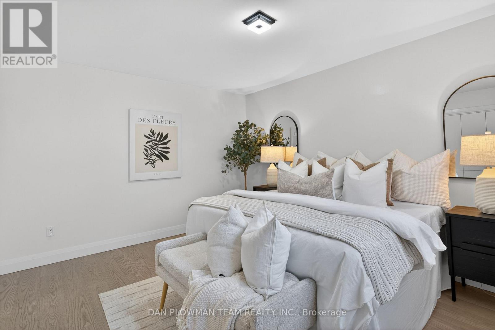 386 GRANGE COURT - 21