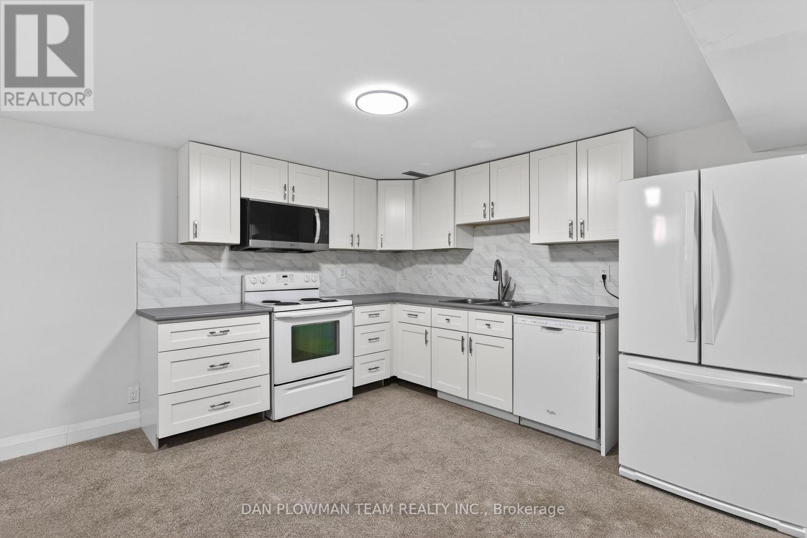 386 GRANGE COURT - 34
