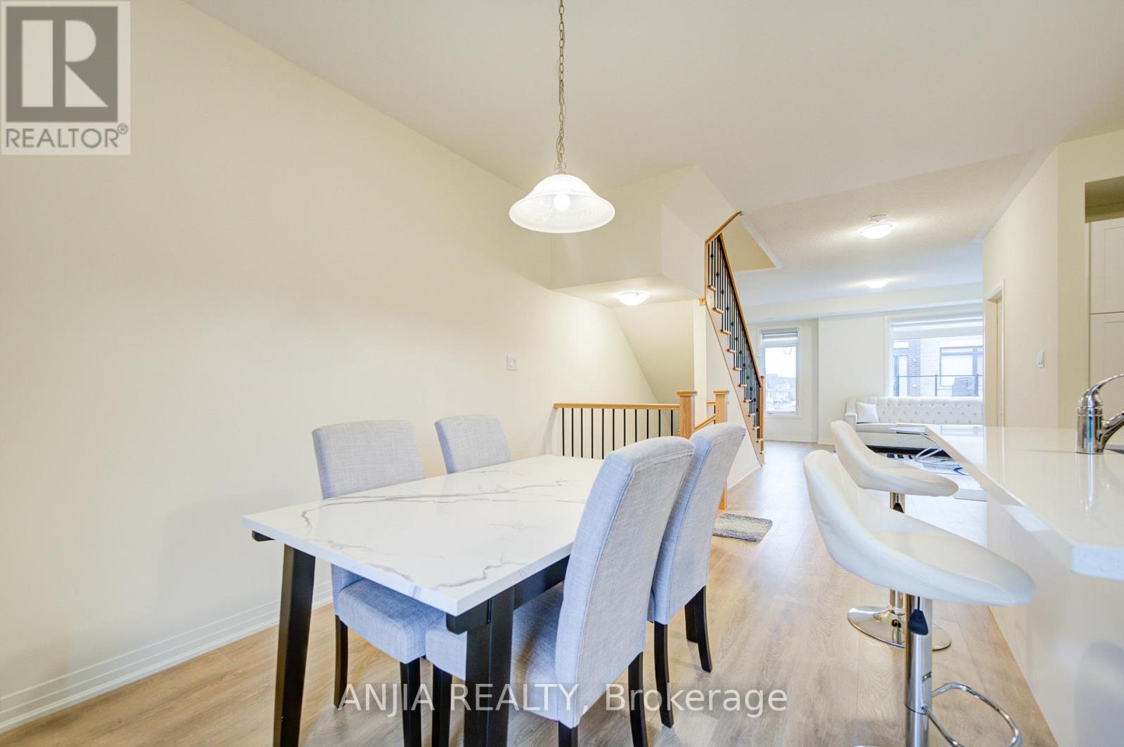 53 EMMAS WAY - 11
