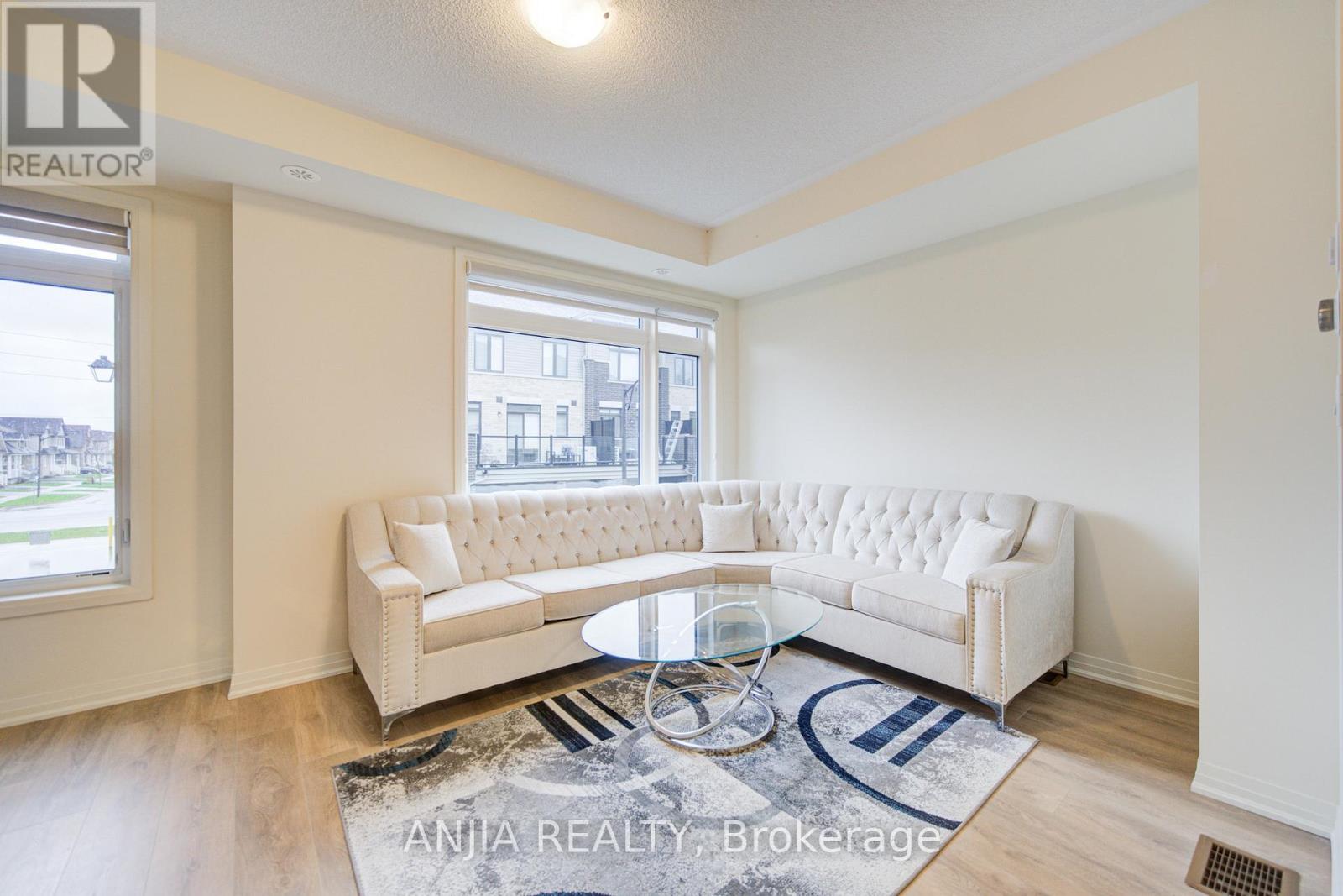 53 EMMAS WAY - 12